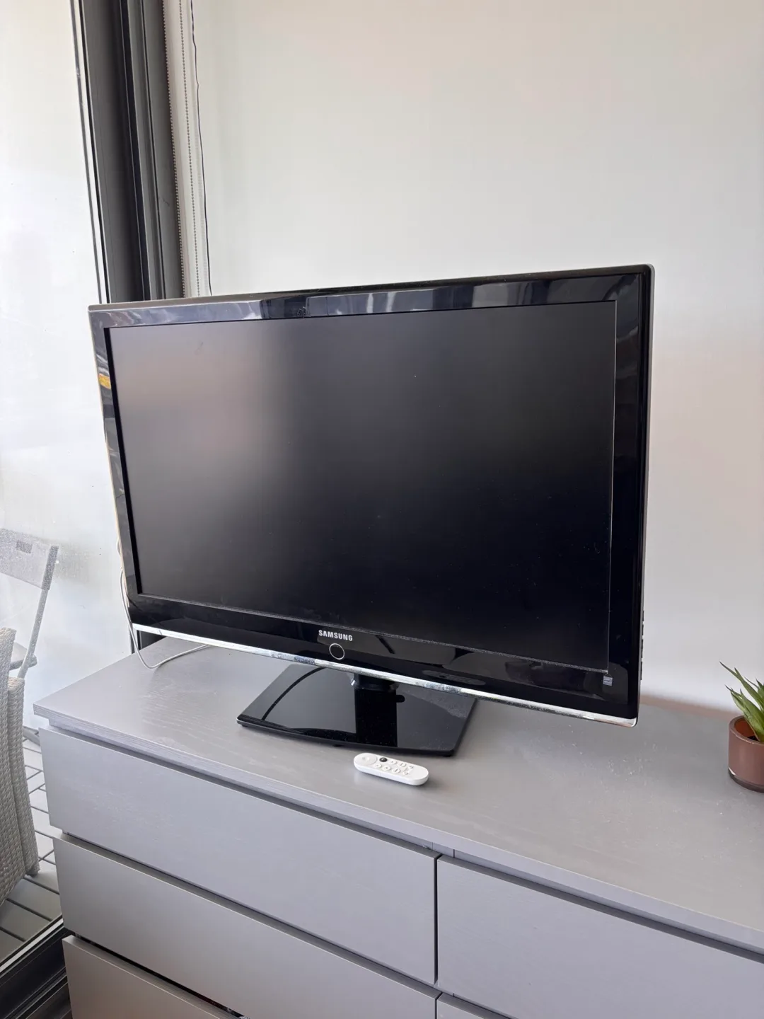 Samsung TV (35’) thumbnail