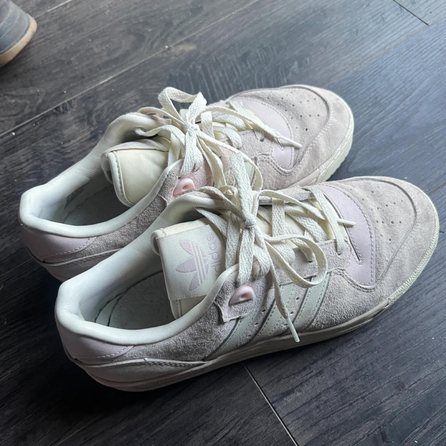Adidas Rivalry Low Shoes - Size 8 thumbnail