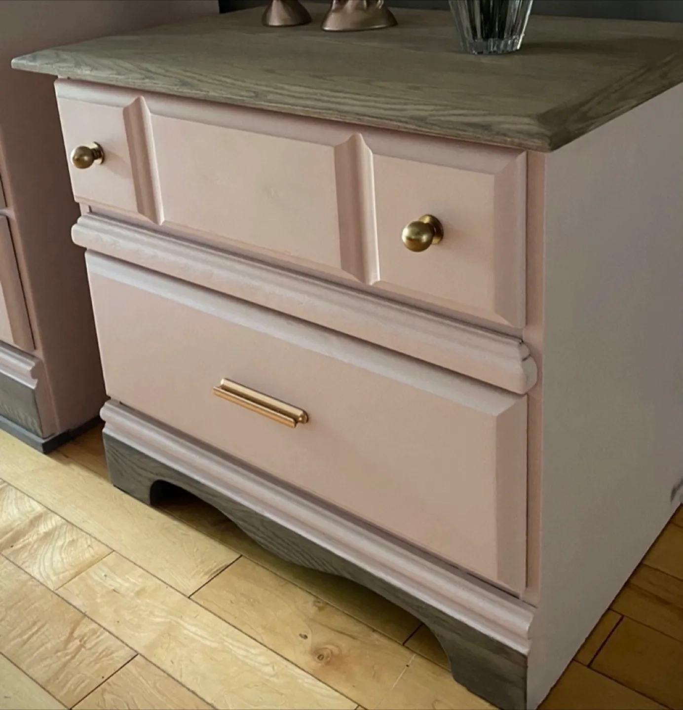 ✨Stunning Restored Solid Wood Dresser and matching End Table✨ image indicator(5)