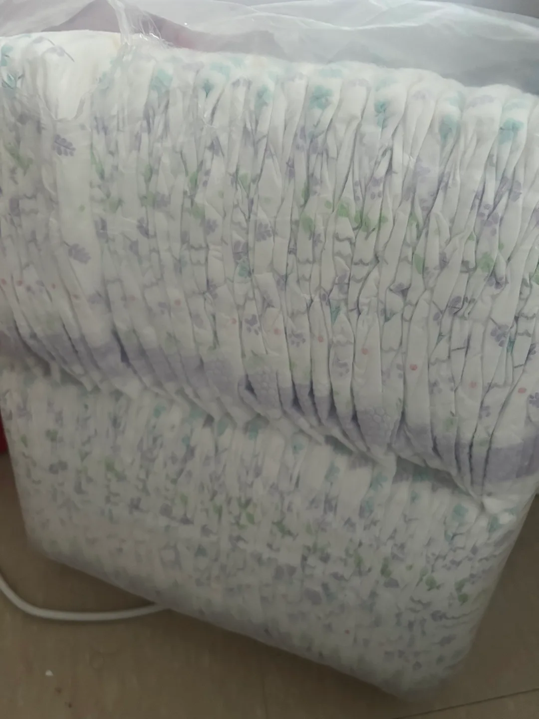 Kirkland size 2 Diapers thumbnail