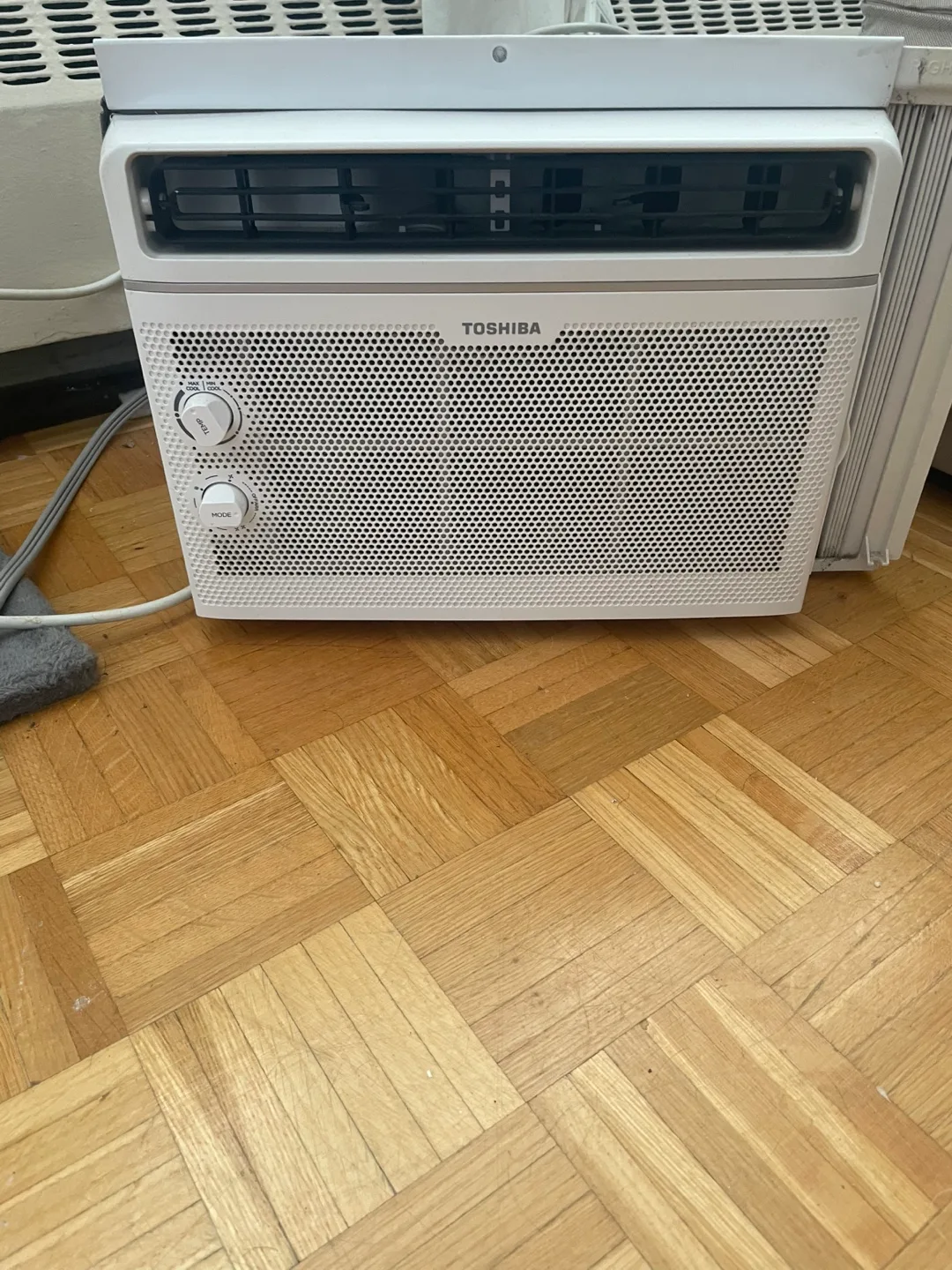 Toshiba Window Air Conditioner thumbnail
