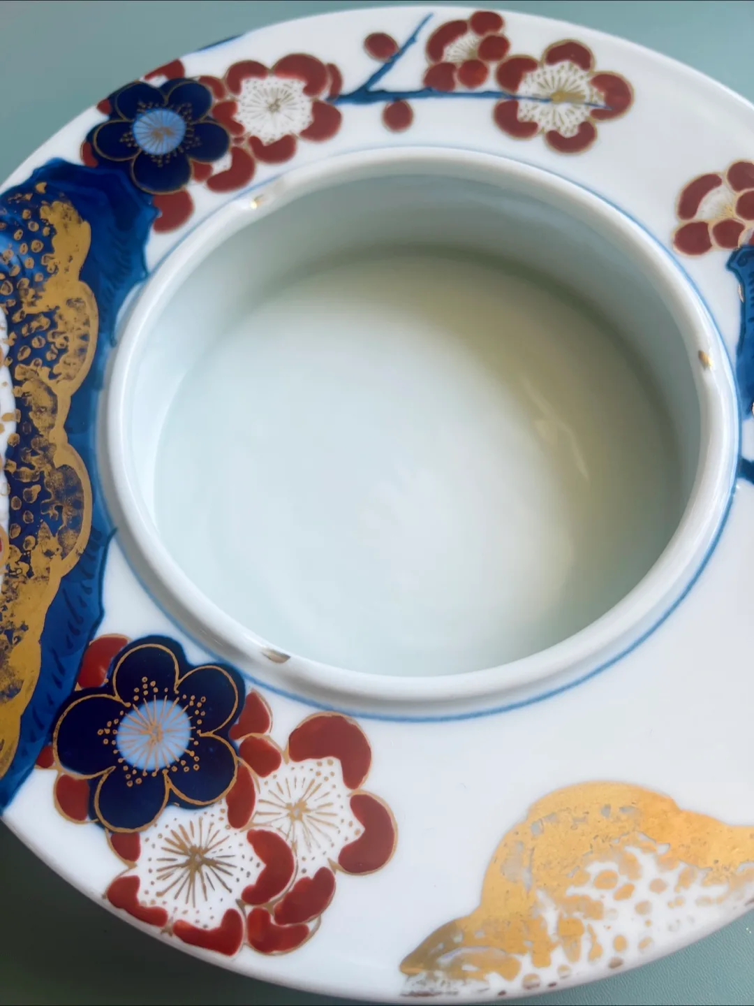 Vintage Chinese Gold IMARI Gold Hand Painted Porcelain Ashtray image indicator(4)