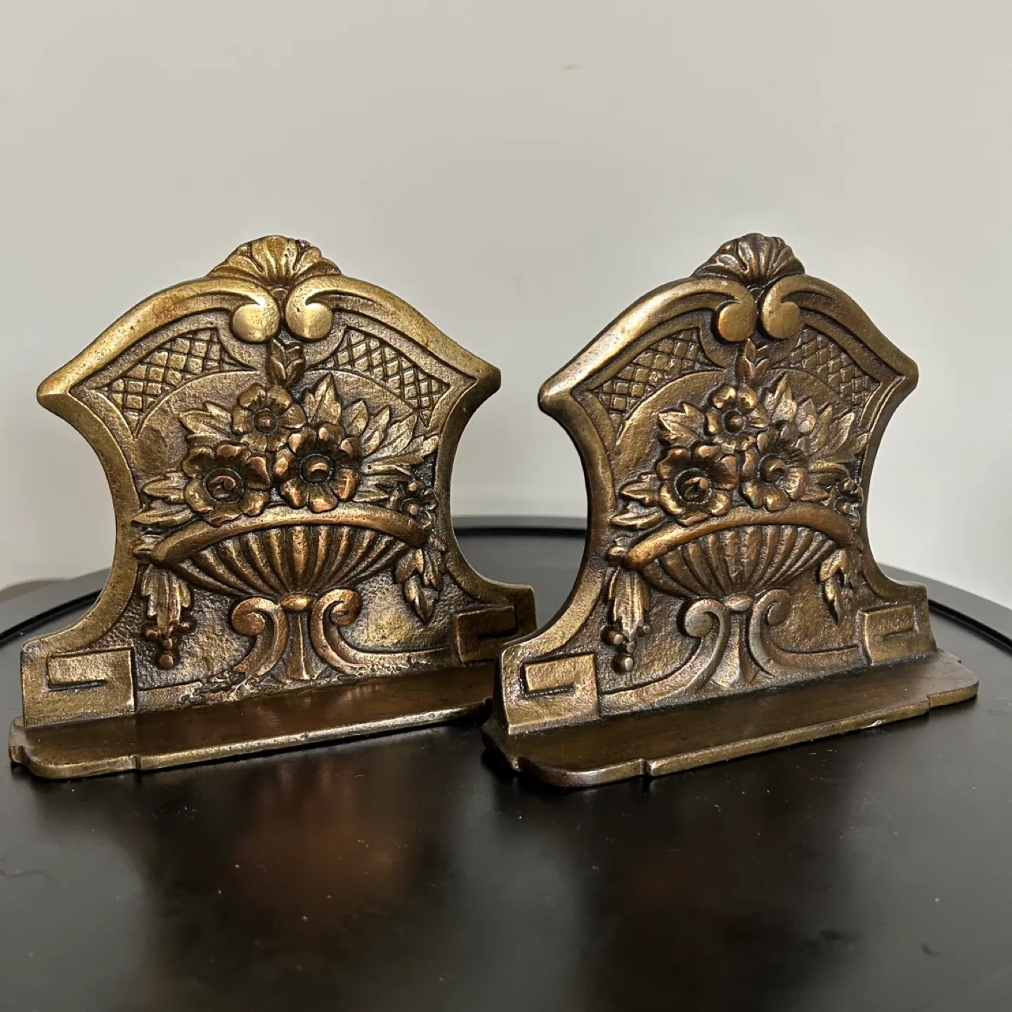 Vintage Cast Metal Bookends – Floral Basket Motif (Pair) 5”🇨🇦 thumbnail