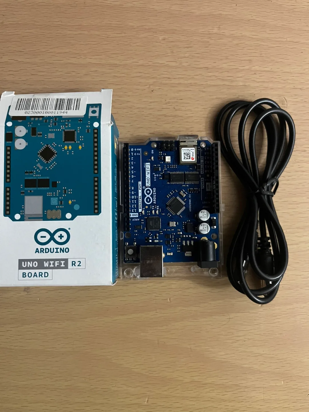 Arduino UNO WiFi R2 Board with Box thumbnail