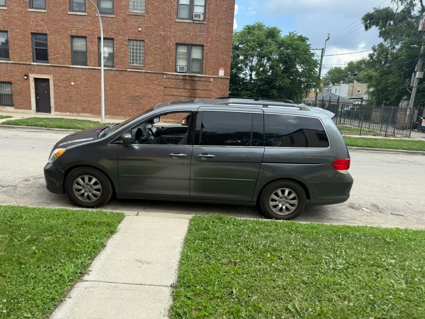 Honda Odyssey 2010 Entertainment System thumbnail