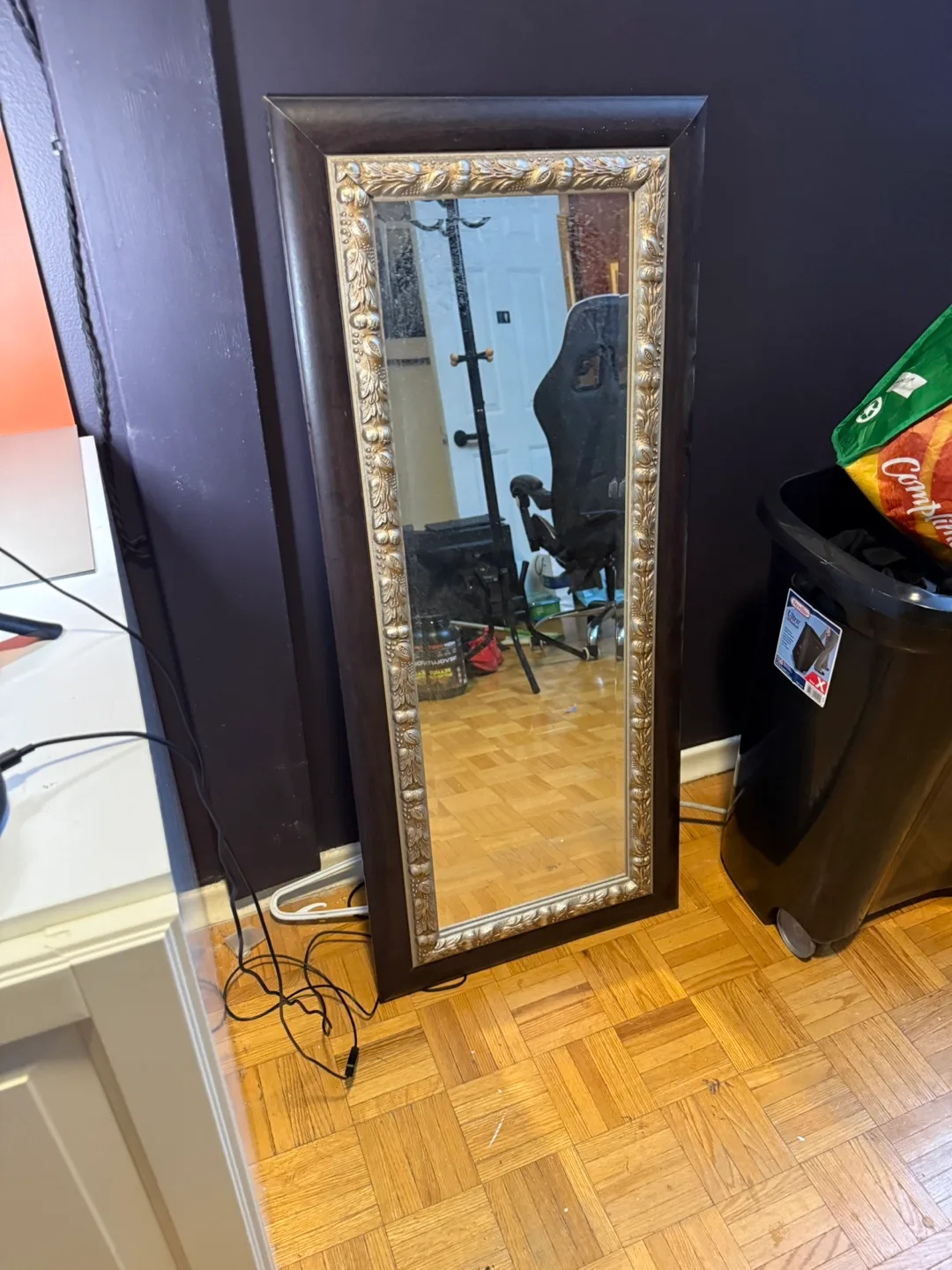 Antique style mirror thumbnail