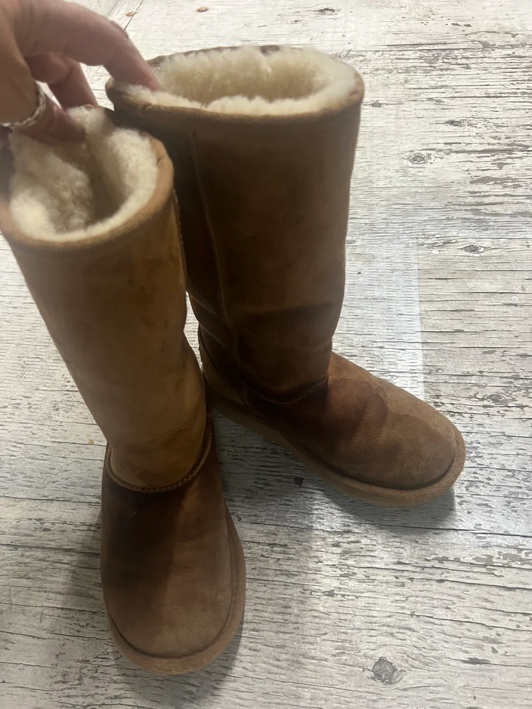 UGG Classic Tall Boots - Size 1 (Kids) thumbnail