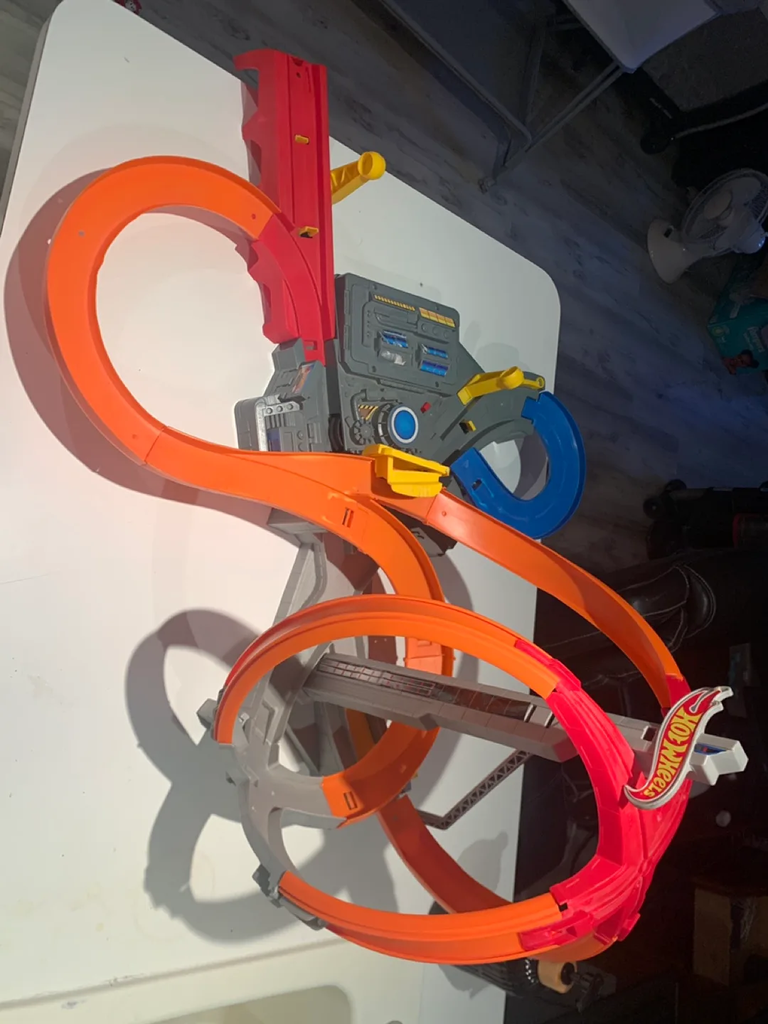 Hot Wheels 2015 Spin Storm Motorized Racing Set CDL45 thumbnail