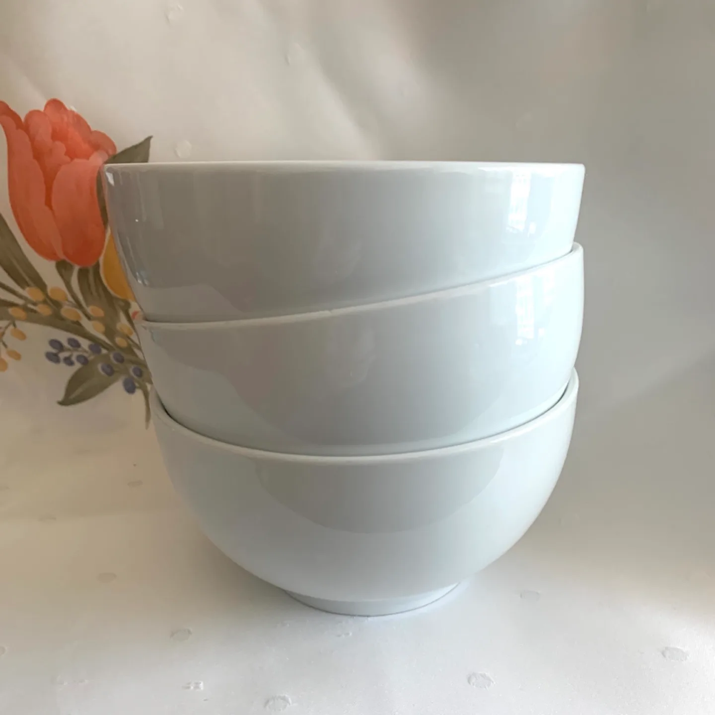Set of 3 White Bowls thumbnail