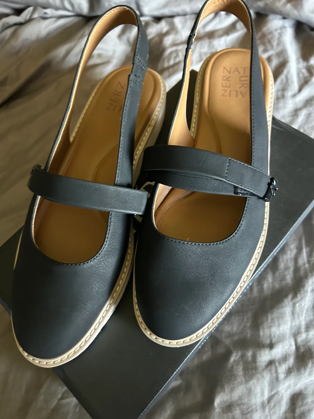 Naturalizer Black Leather Slingback Sandals image indicator(2)