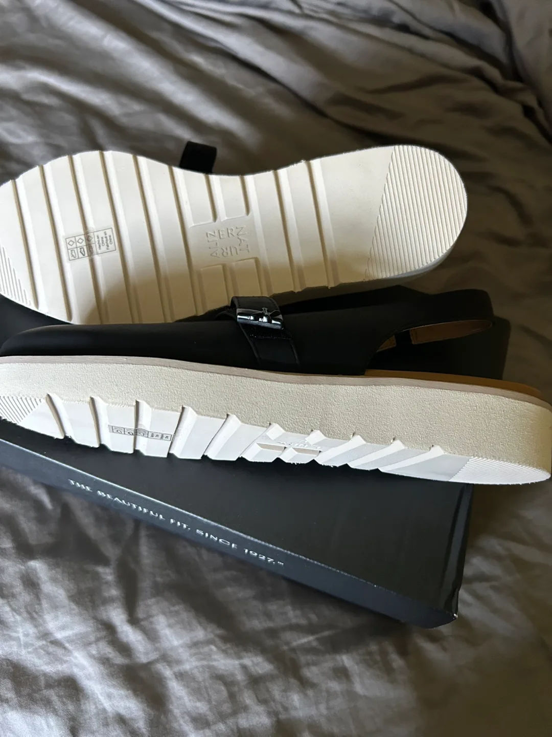 Naturalizer Black Leather Slingback Sandals image indicator(3)