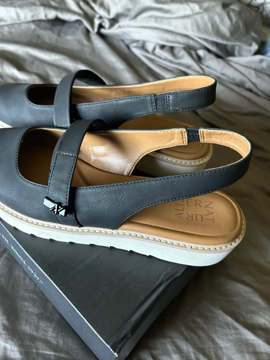 Naturalizer Black Leather Slingback Sandals image indicator(4)