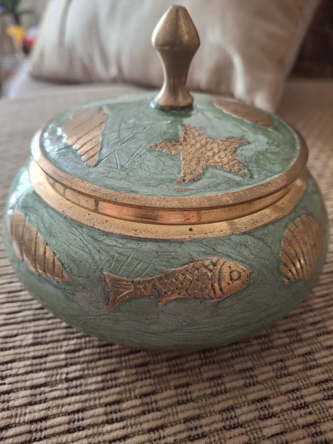 Decorative lidded trinket dish thumbnail