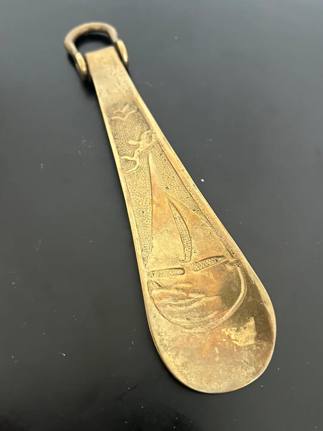Vintage Nautical Brass Shoe Horn with Sailboat Motif 7”🇨🇦 thumbnail