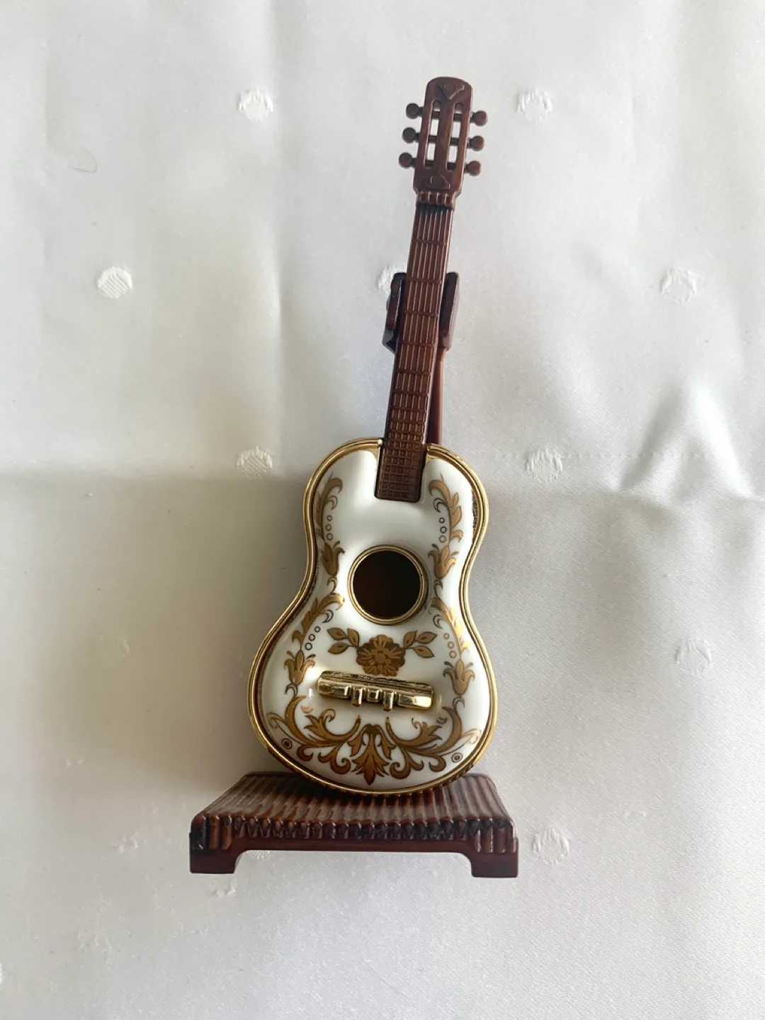 Miniature Decorative Guitar with Stand image indicator(2)