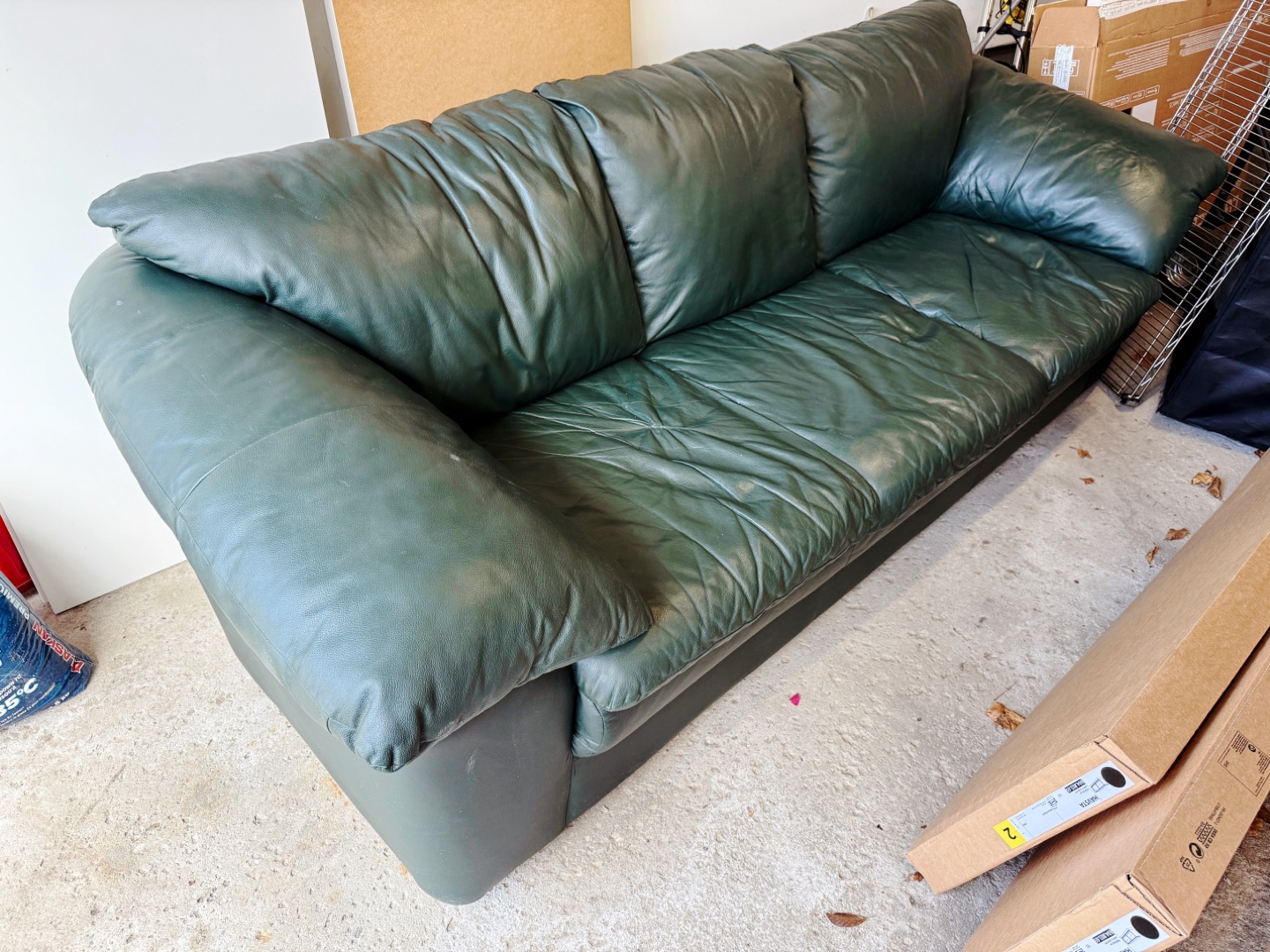 FREE！Green Leather Sofa