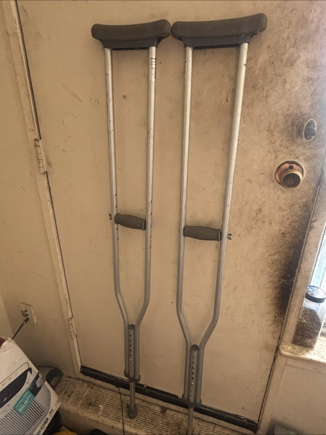 Adjustable Aluminum Crutches