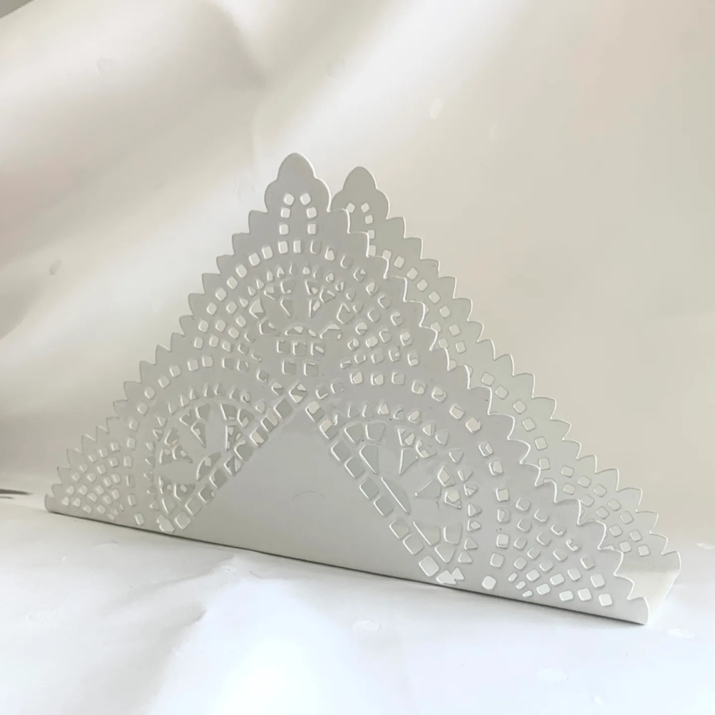 White Metal Napkin Holder thumbnail