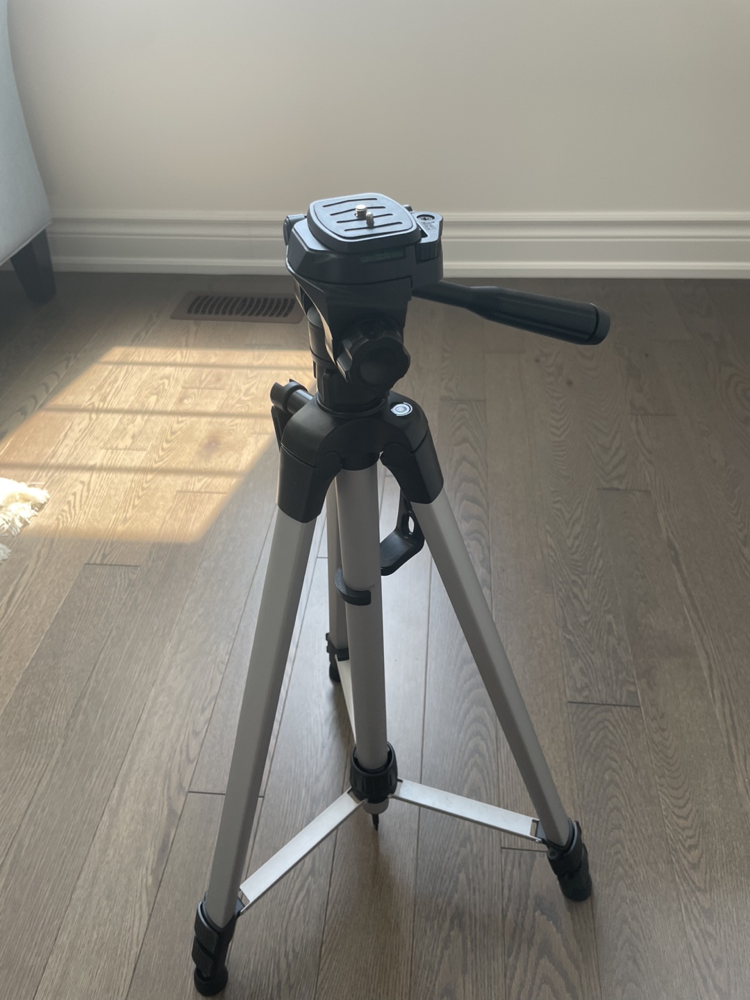 Camera Tripod - photo 3