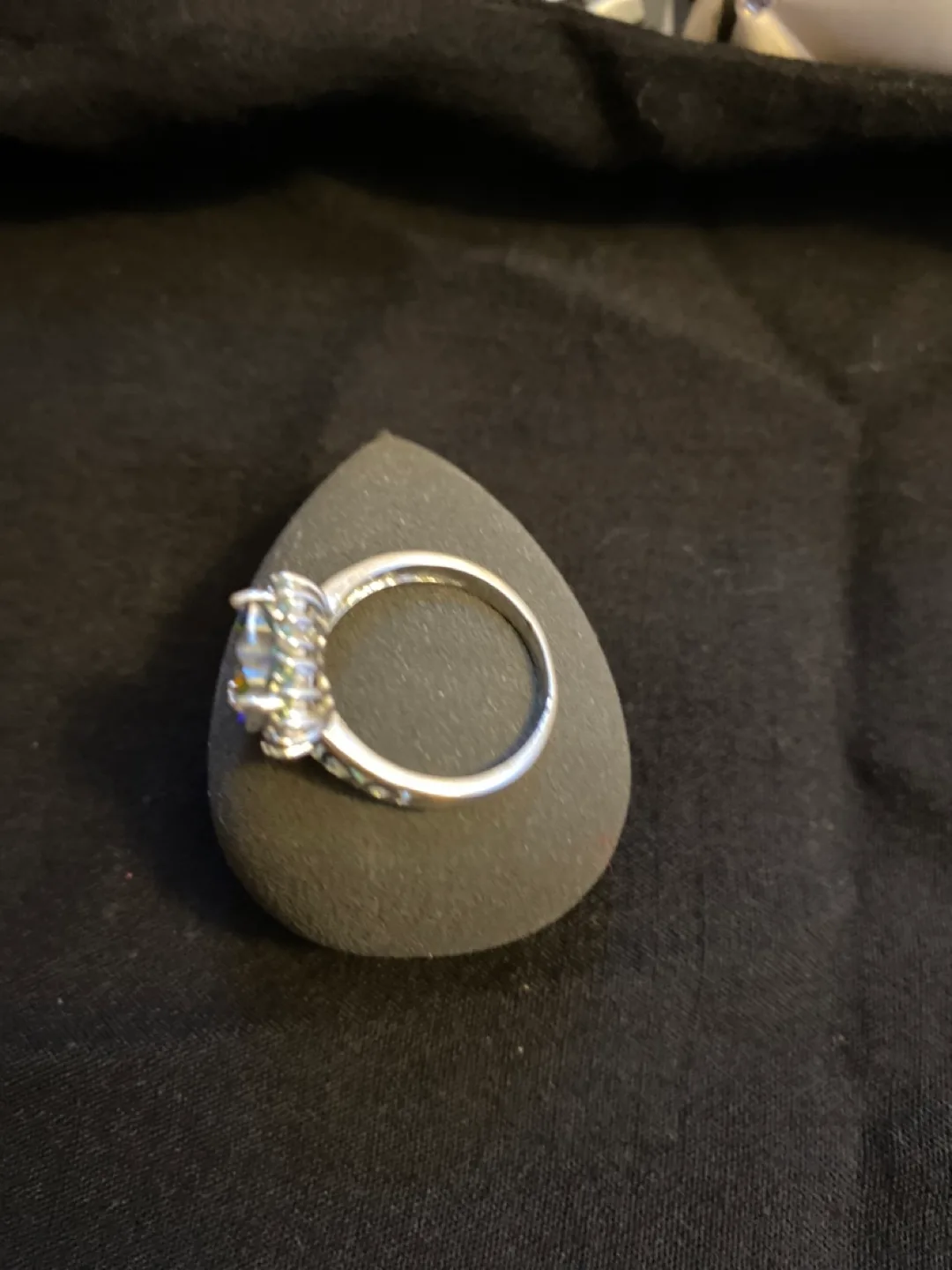 Heart-Shaped Gemstone Ring thumbnail