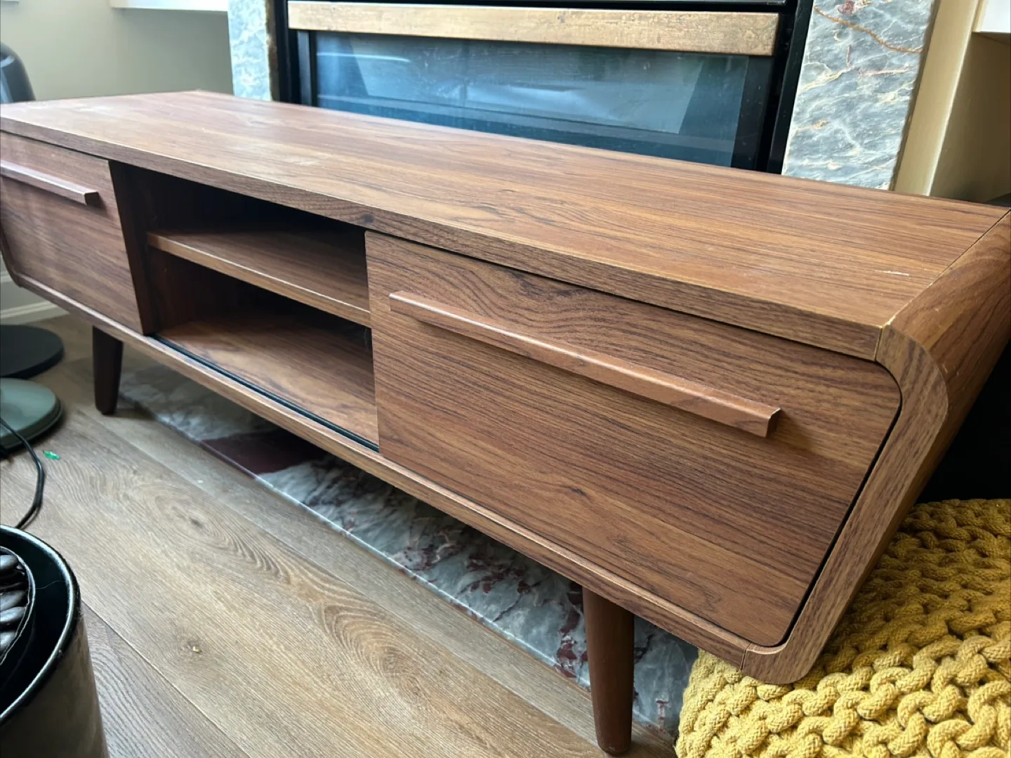 TV Stand image indicator(2)