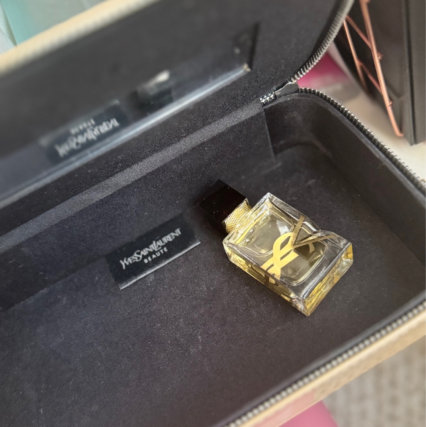 YSL Makeup pouch with Mini perfume - photo 2