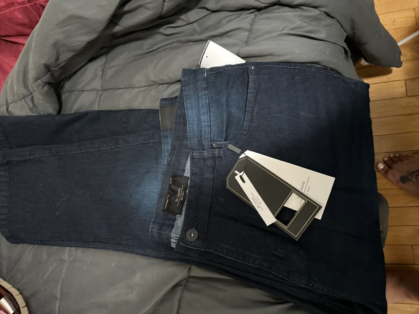Six Lincoln New York Dark Wash Jeans - Size 44x30 thumbnail