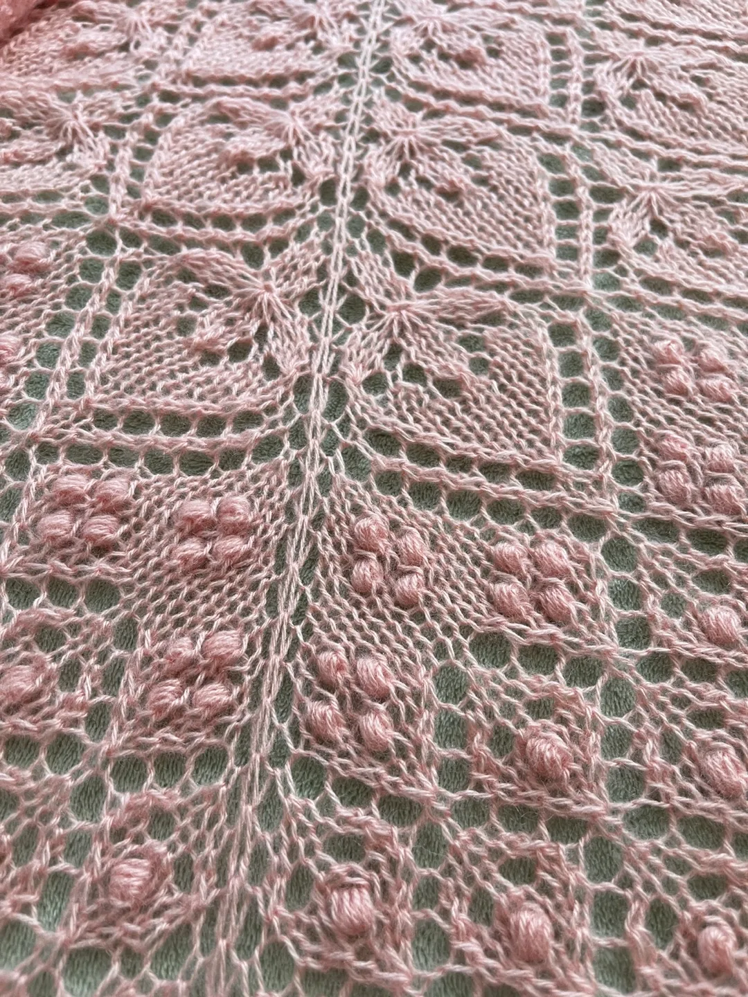 Hand-knitted Pink Shawl image indicator(4)