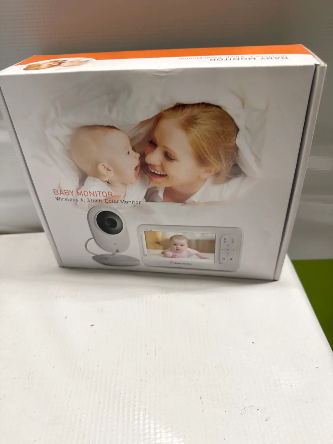 Wireless 4.3 inch Color Baby Monitor thumbnail