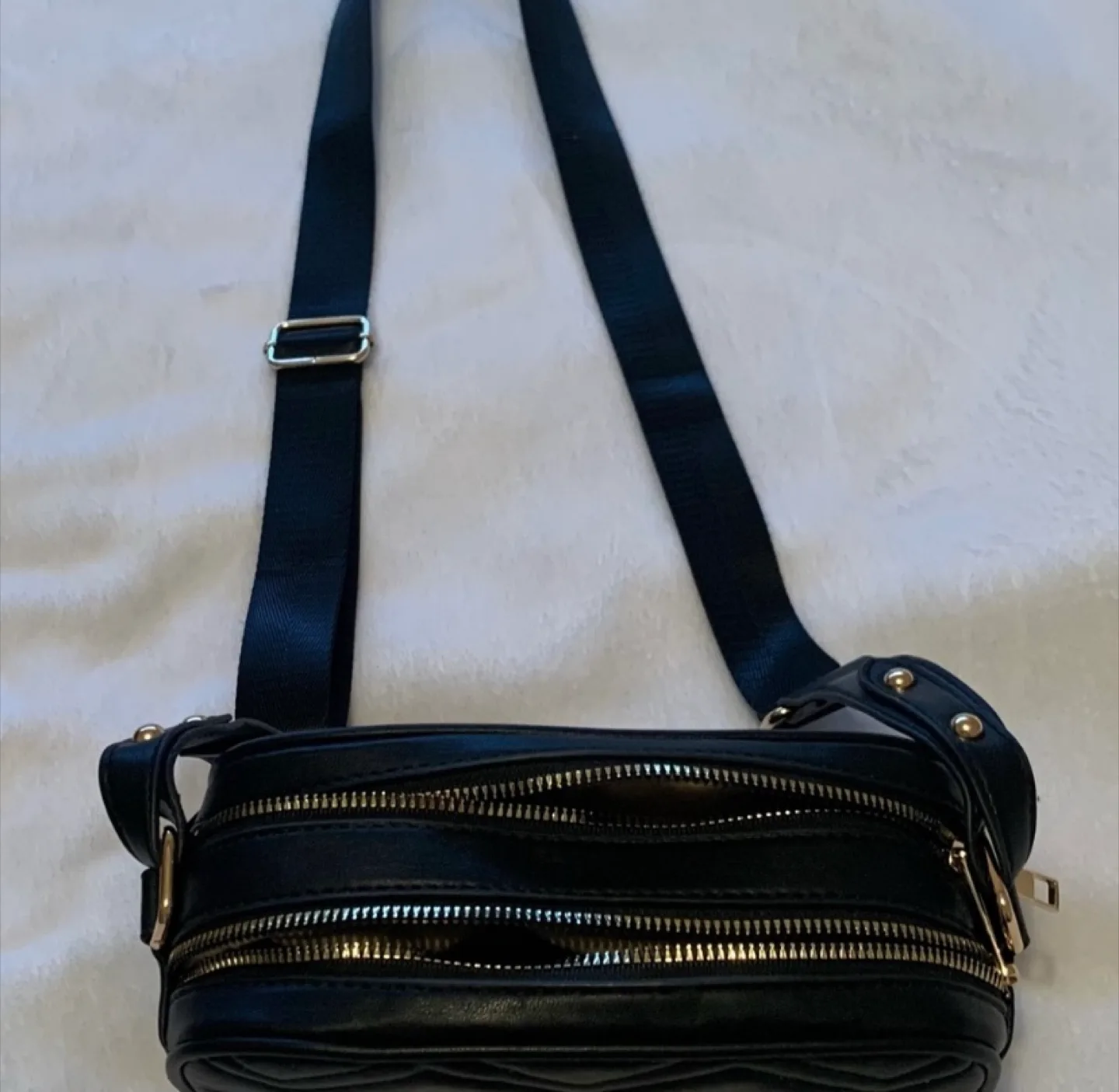 Black Quilted Crossbody Bag image indicator(2)