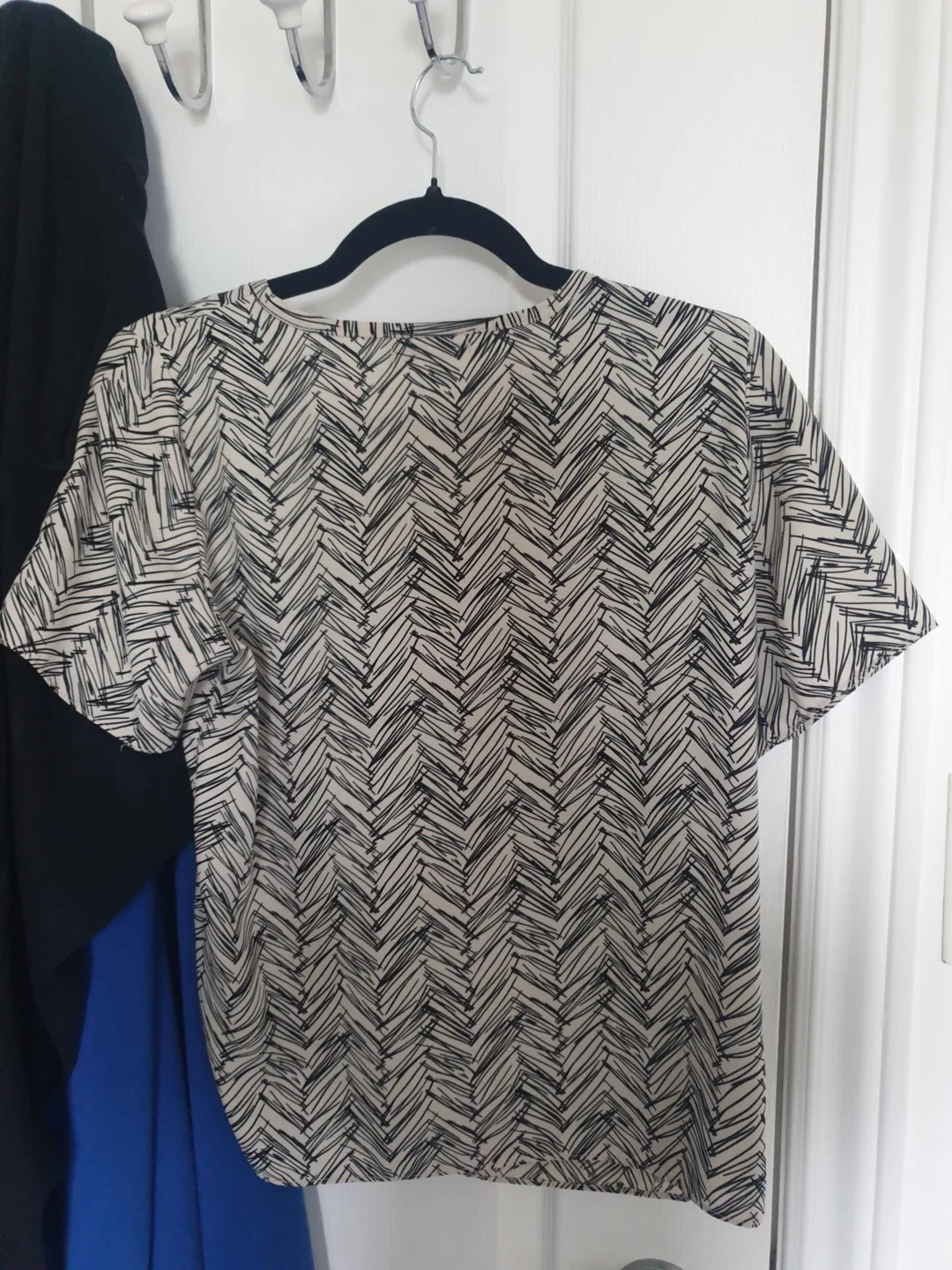 Oak + Fort Patterned T-Shirt (Small) image indicator(2)