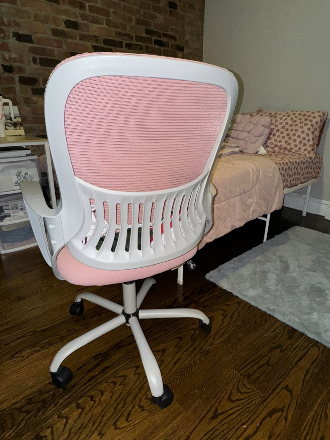 Pink Desk Chair - photo 3