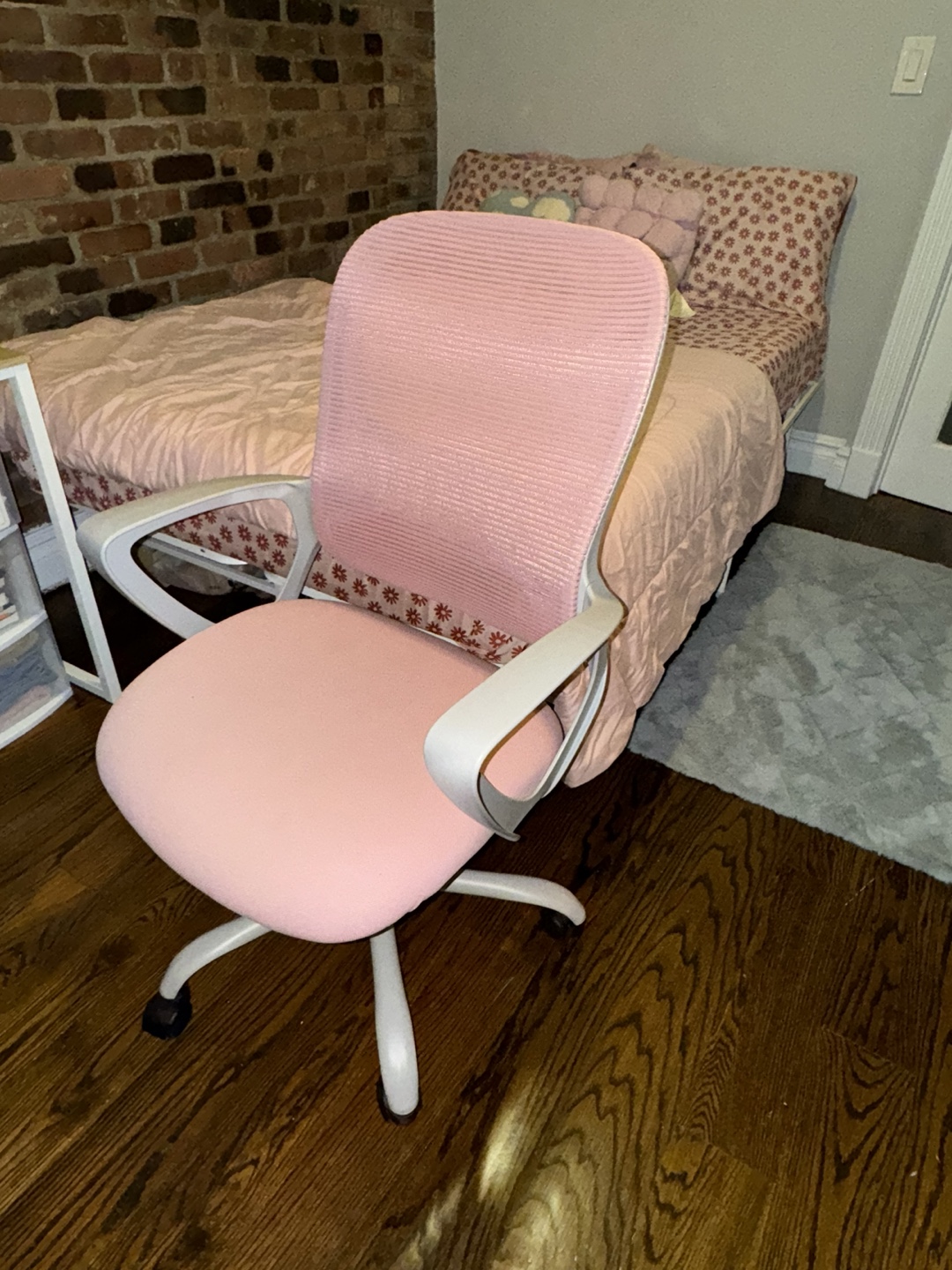 Pink Desk Chair