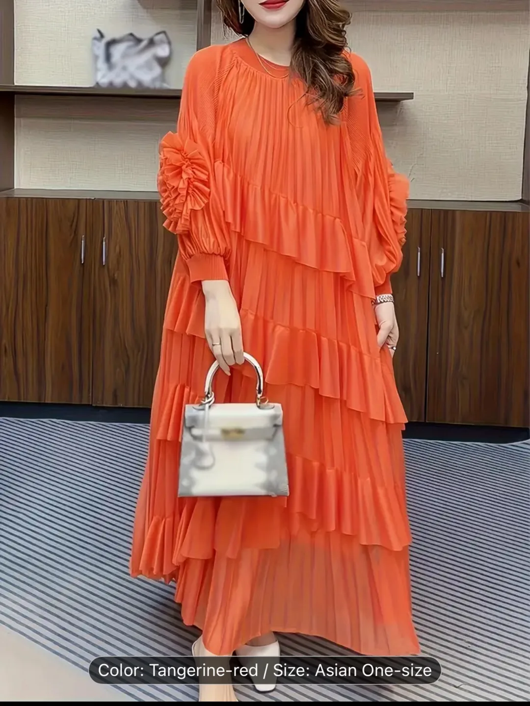 Elegant Pleated Maxi Dress - Black and Green Available image indicator(6)