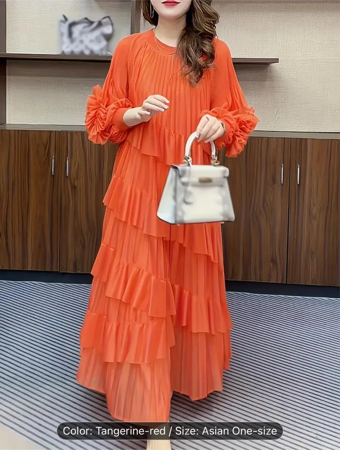 Elegant Pleated Maxi Dress - Black and Green Available image indicator(7)