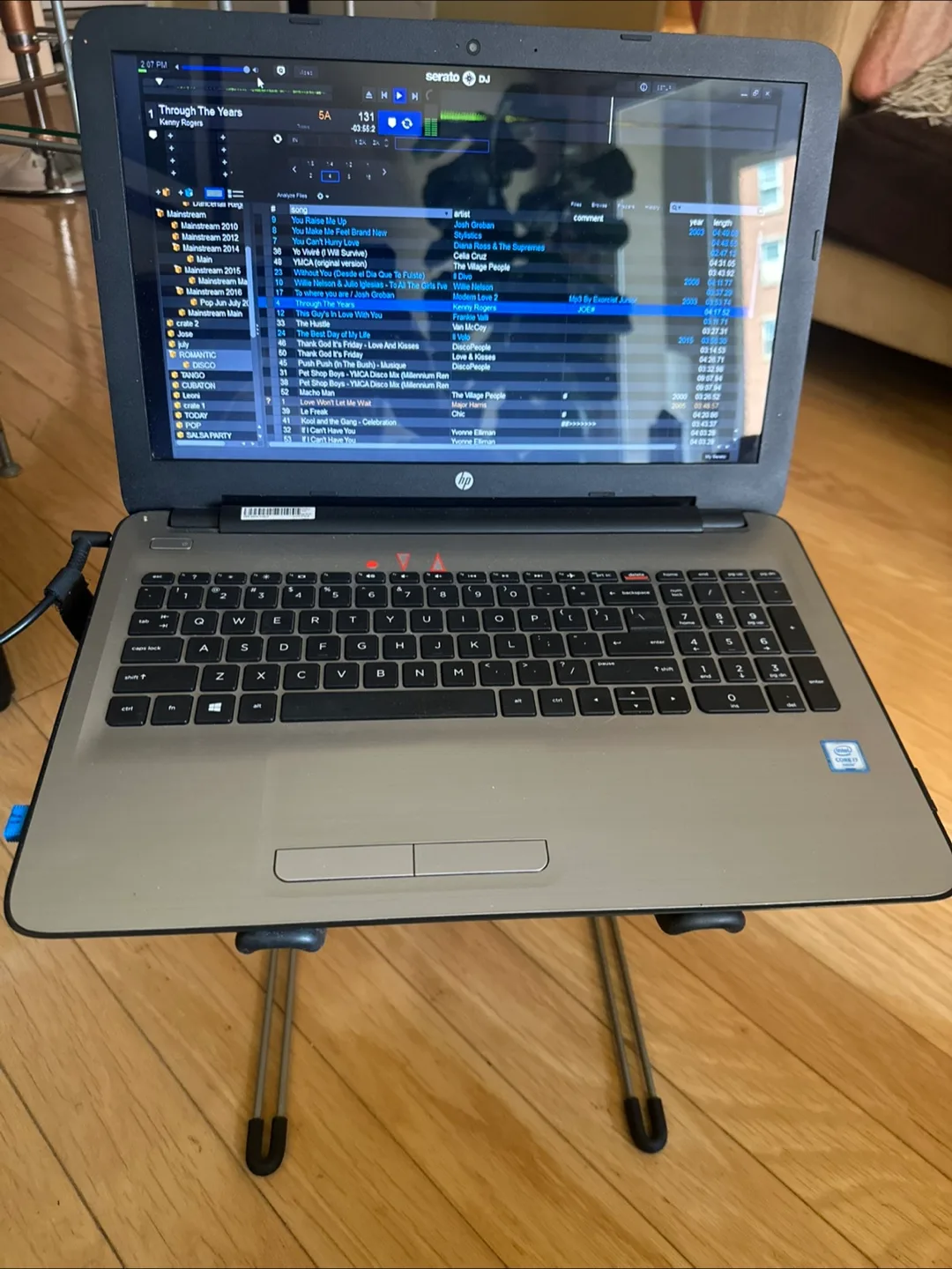 Stanton Laptop Stand image indicator(3)