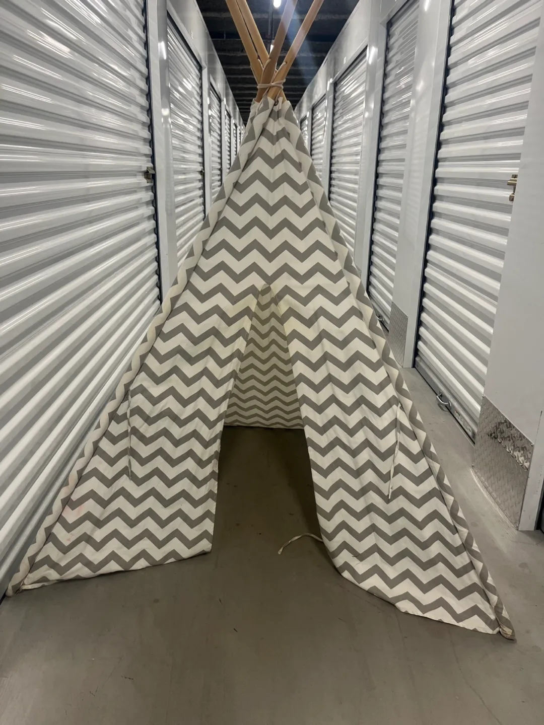 Kids Chevron Play Tent - Grey & White thumbnail