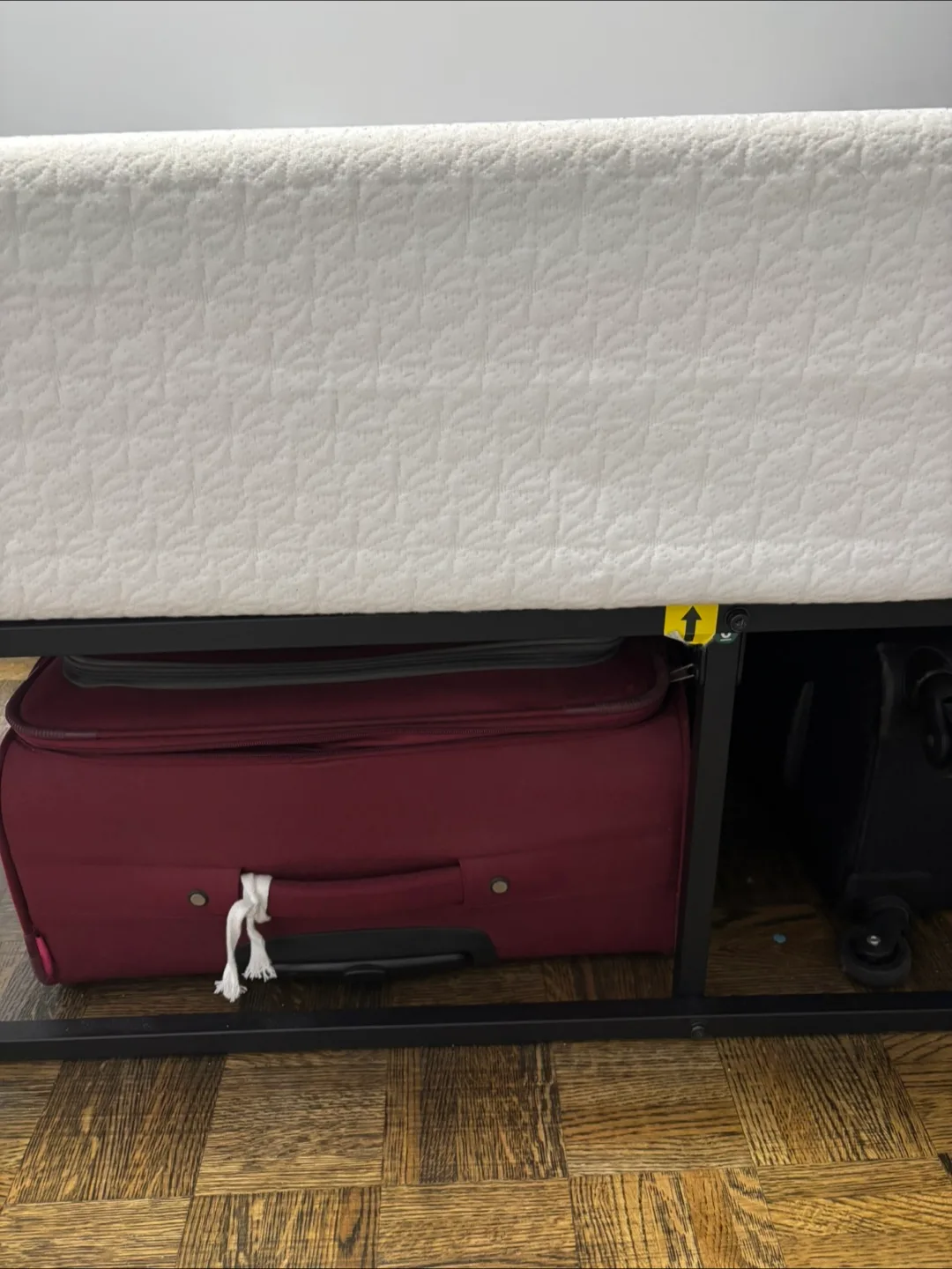 Only Mattress- Zinus Full size 10 inch Mattress- memory foam image indicator(5)