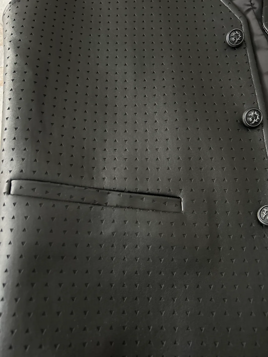 English Channel Black Leather Vest image indicator(2)