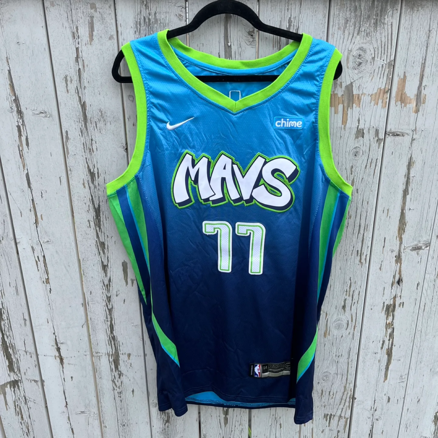 Dallas Mavericks Luka Doncic Swingman Basketball Jersey thumbnail