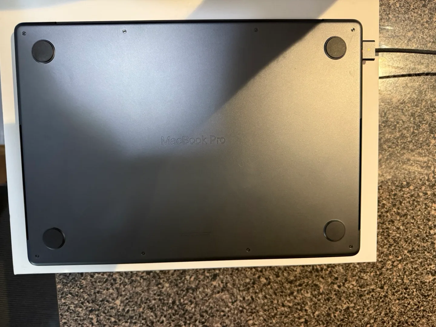 Apple 2023 Macbook Pro 14” M3 Pro 18/512GB image indicator(3)