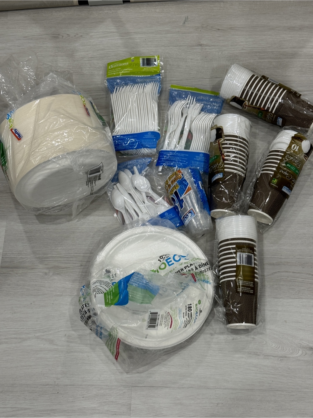 Plates, Cups, Cutlery Disposable