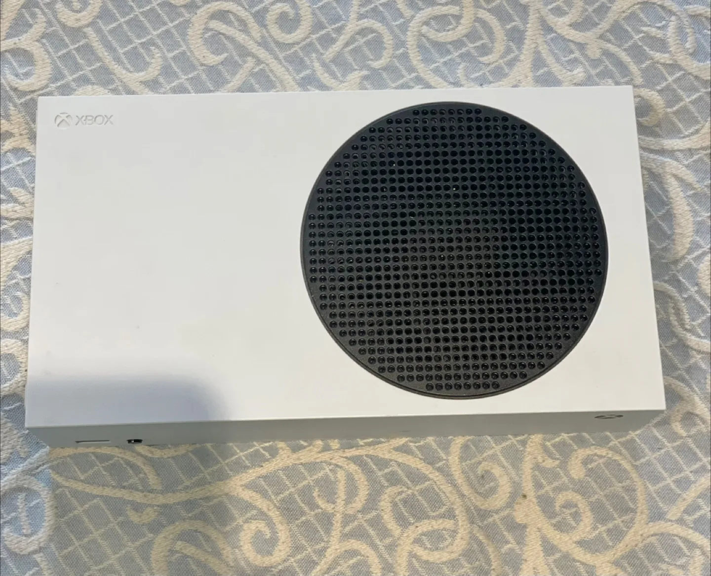 Xbox Series S Console With Controller and Cables thumbnail