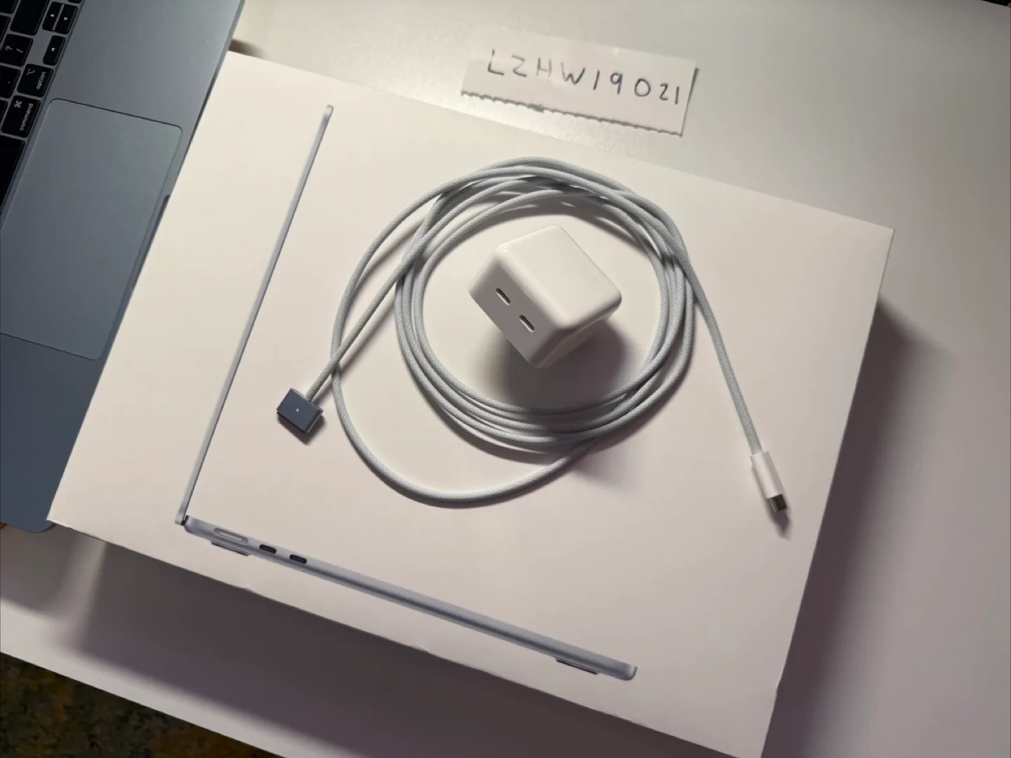 MacBook Air, 2025, M4 image indicator(8)