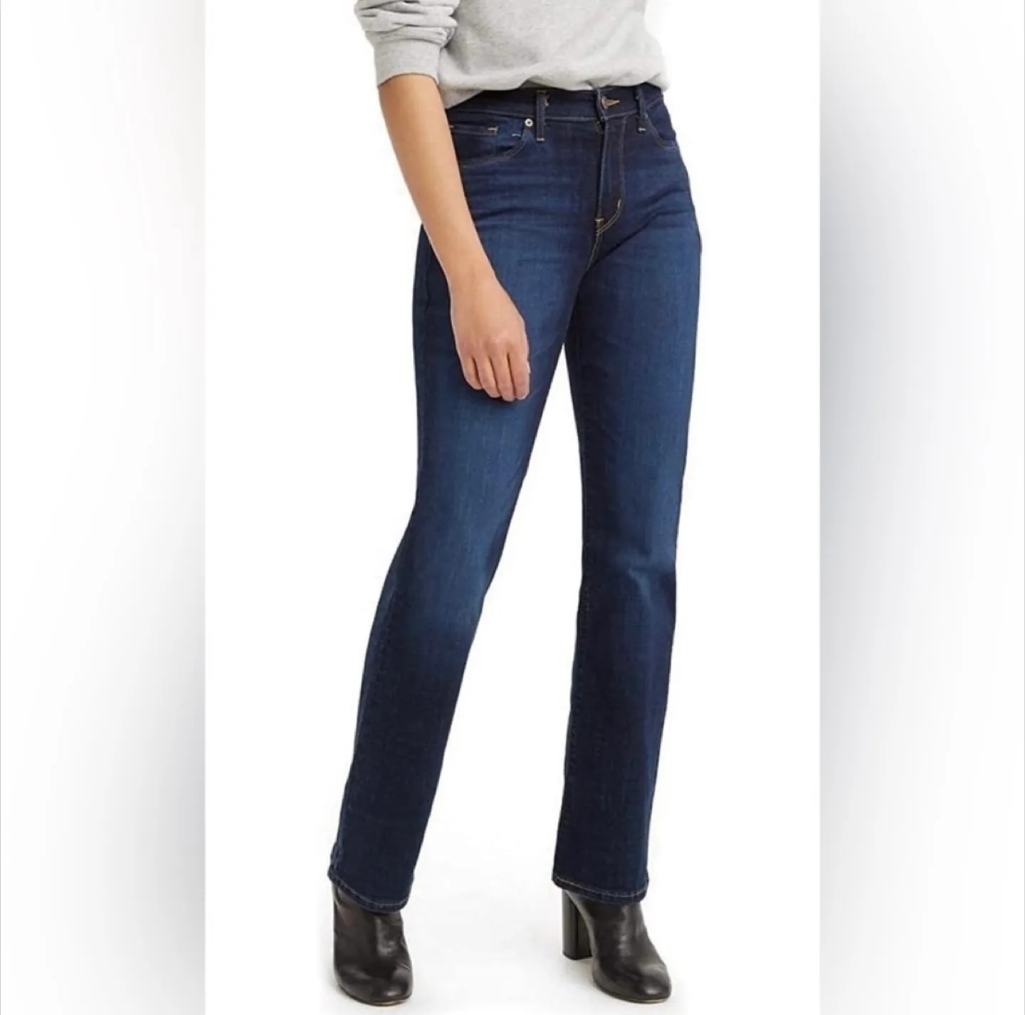 Levi's Women's 315 Shaping Bootcut Jeans image indicator(2)
