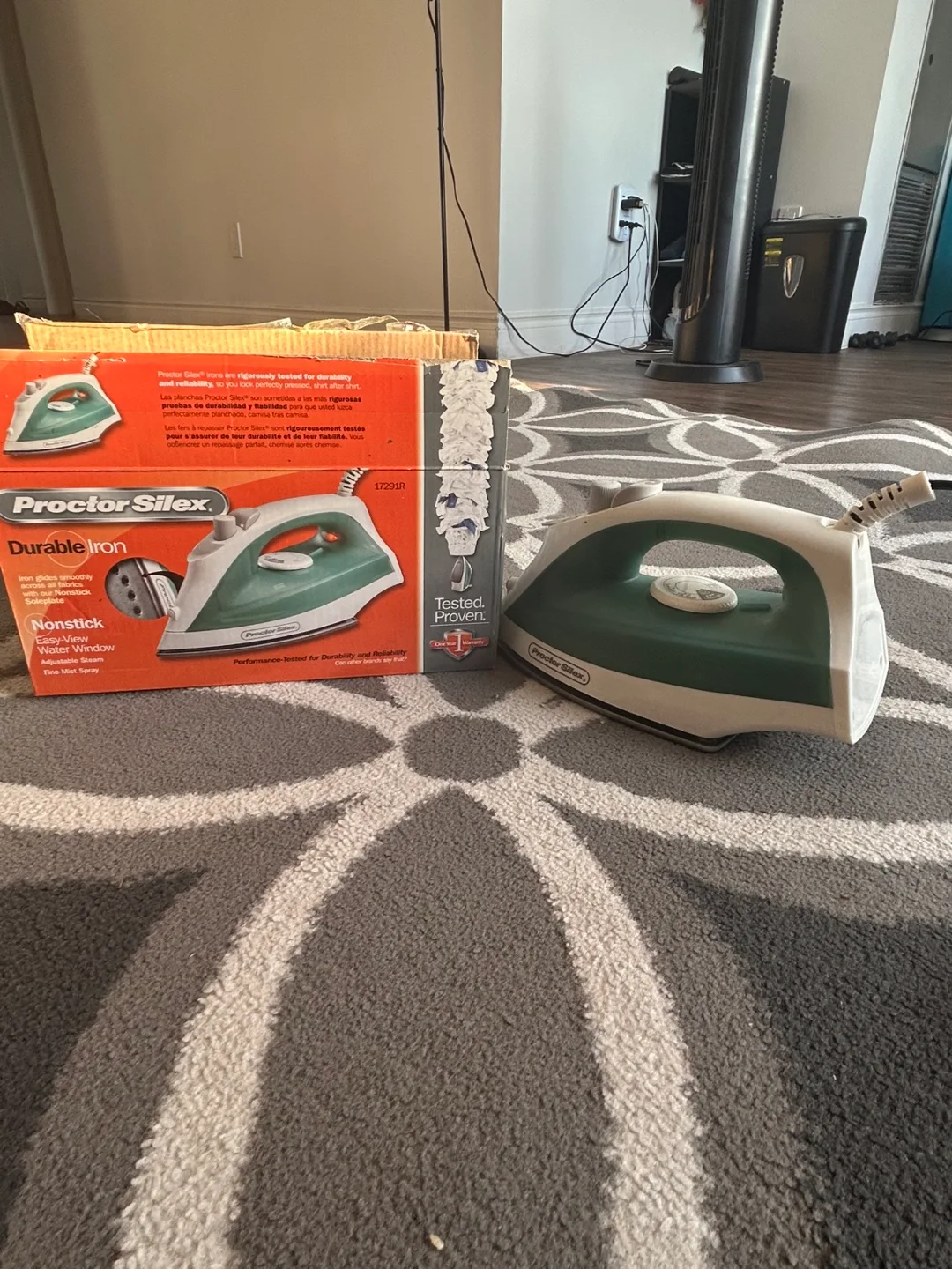 Proctor Silex Durable Iron - Like New! image indicator(2)