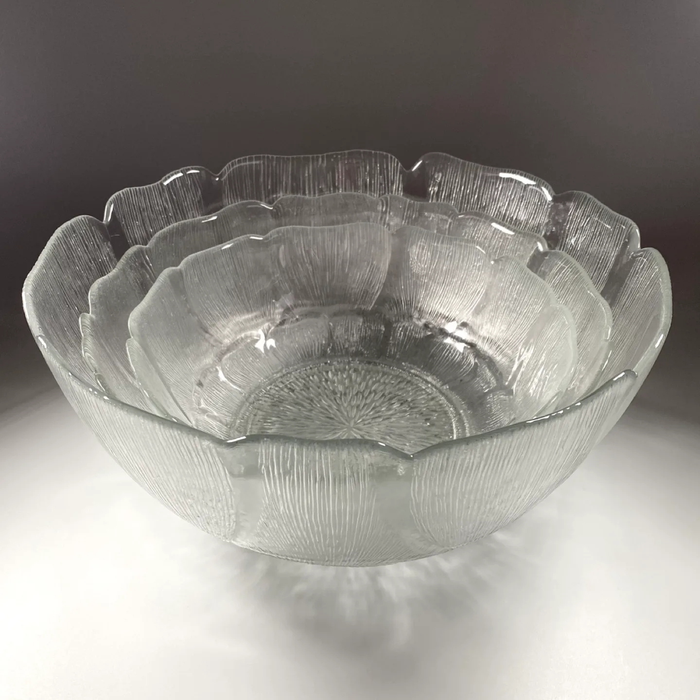 Set of 3 Large Vintage Arcoroc Fleur Bowls thumbnail