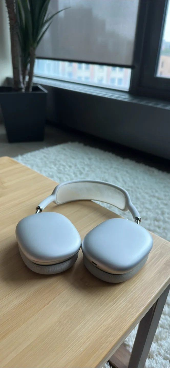 Apple AirPods Max - Silver thumbnail