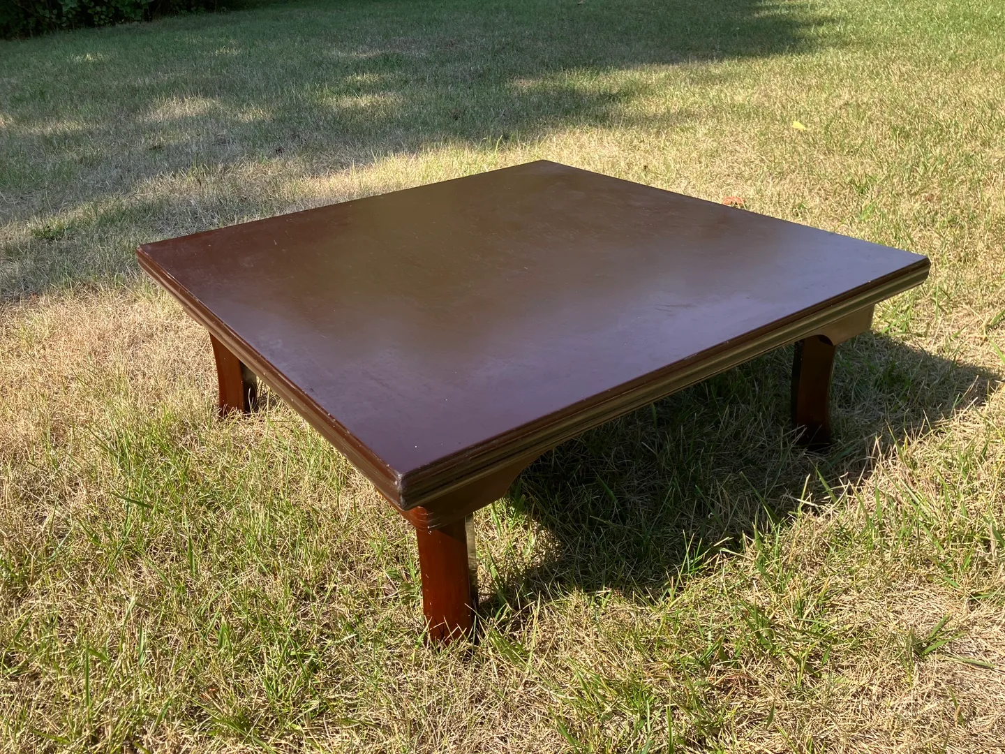 Japanese-style low coffee table or floor table image indicator(2)