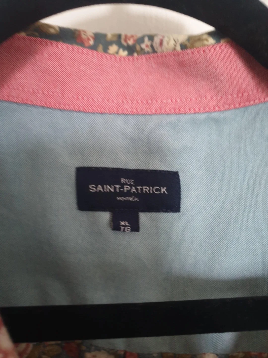 Rue Saint-Patrick Floral Button Up Shirt (XL) image indicator(2)